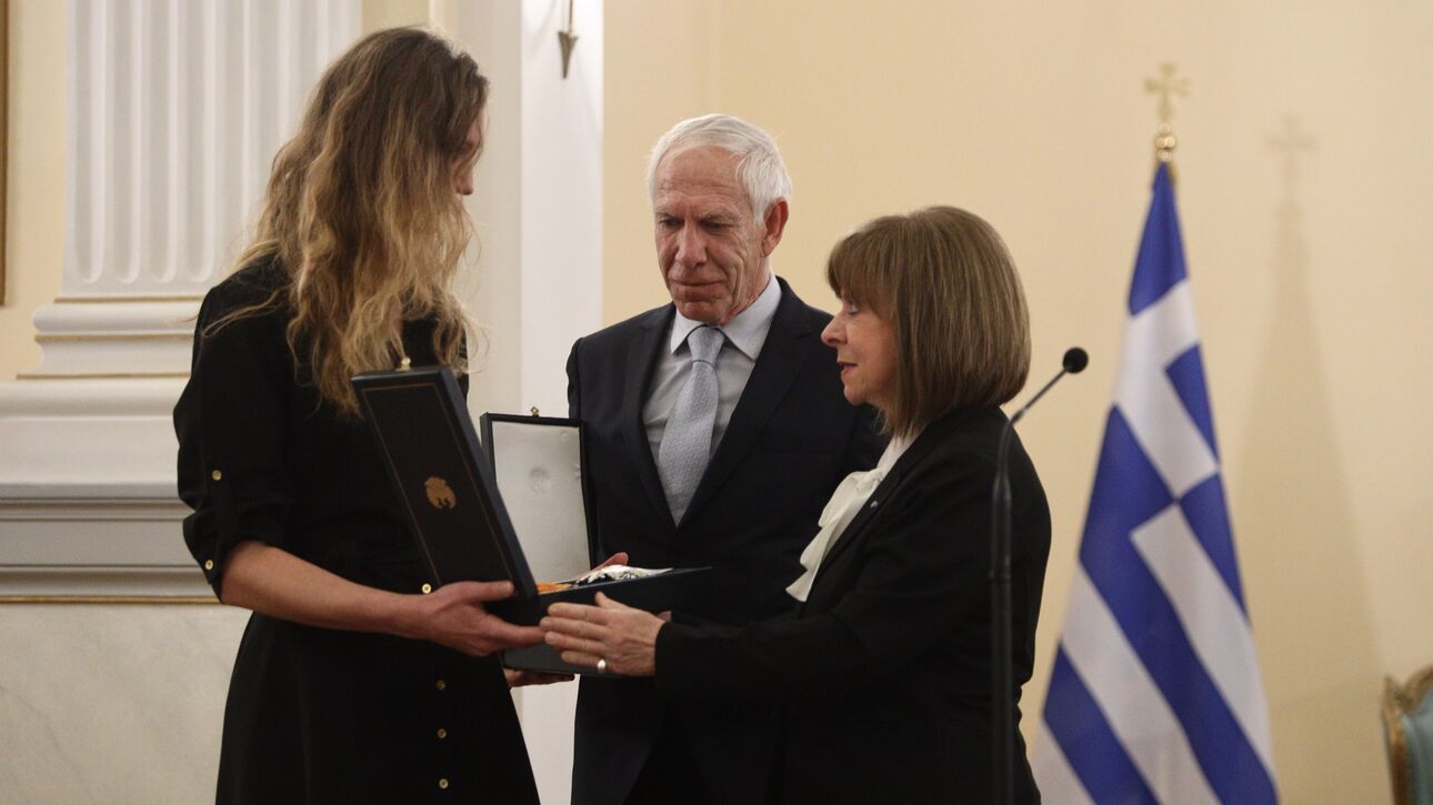 Με τον Μεγαλόσταυρο του Τάγματος τιμήθηκαν τα αδέρφια Μανδαλιού που σκοτώθηκαν στο τροχαίο στη Λιβύη