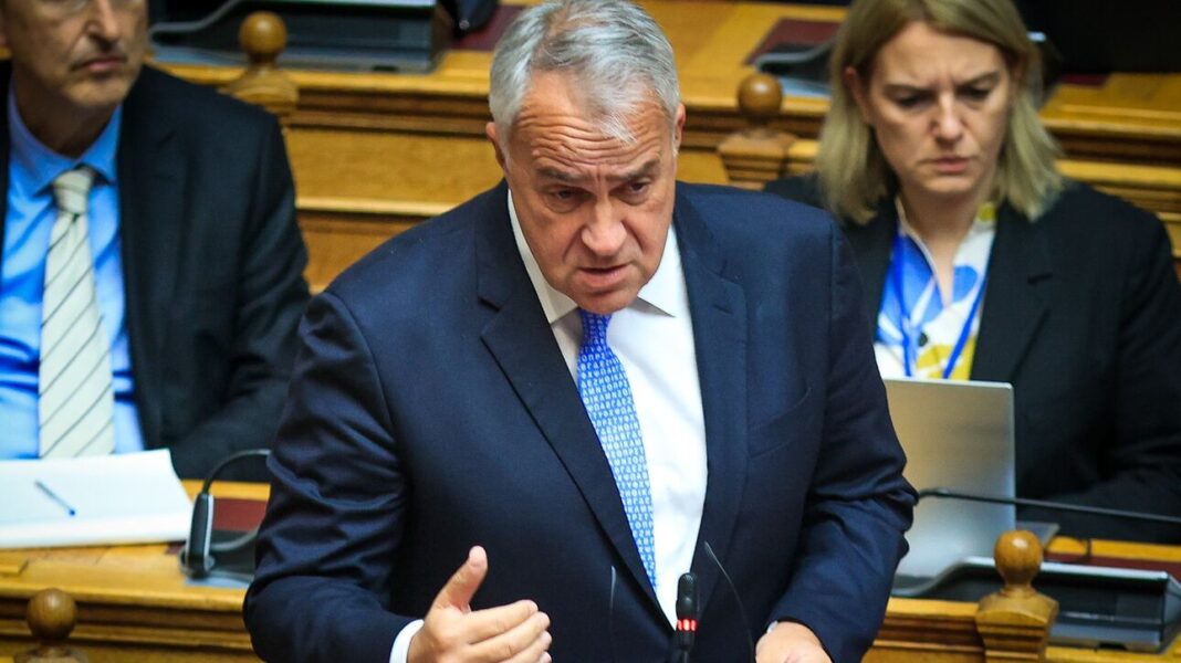 Βορίδης για ομόφυλα ζευγάρια: Υπάρχει θέμα συνταγματικότητας στο νομοσχέδιο