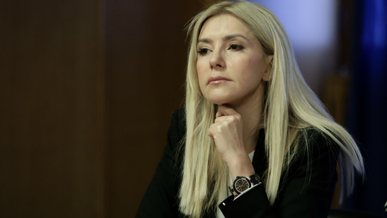 Ομόφυλα ζευγάρια: Καταψηφίζει το νομοσχέδιο η βουλευτής της ΝΔ, Φωτεινή Αραμπατζή