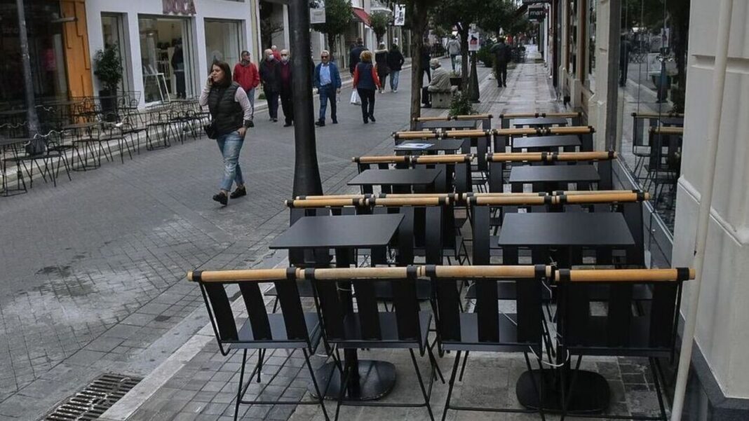 Εστίαση: «Καίει» τις επιχειρήσεις το λειτουργικό κόστος – Το νέο «αγκάθι» από τα μη αλκοολούχα ποτά