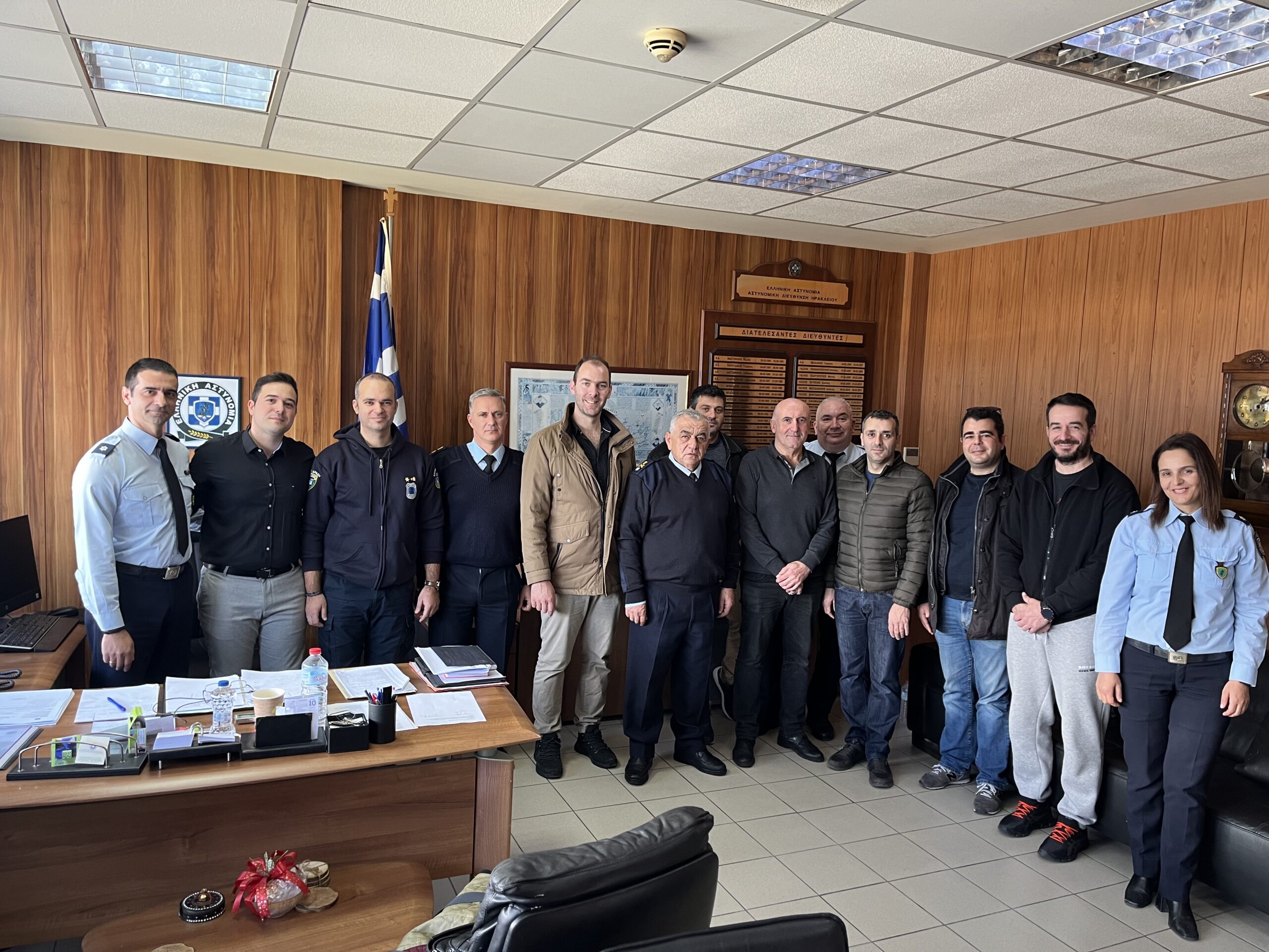 Ένωση Αστυνομικών Υπαλλήλων Ηρακλείου: Επίσκεψη του Διοικητικού Συμβουλίου στις υπηρεσίες του νομού για την κοπή πίτας
