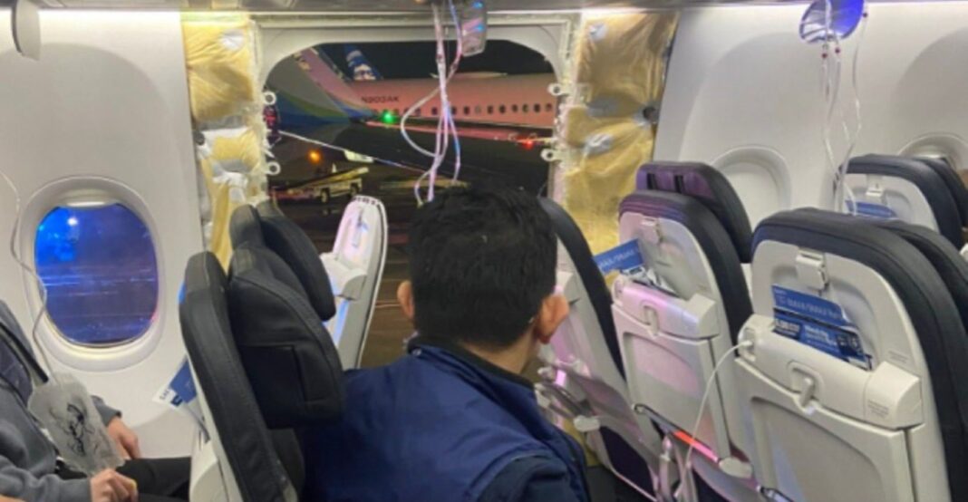Η Alaska Airlines έδωσε πράσινο φως σε 18 Boeing 737-9 της λίγες ώρες μετά το θρίλερ στα 16.000 πόδια