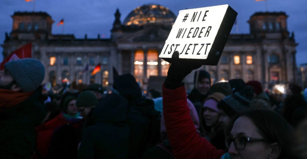 Γερμανία: Πέφτουν τα ποσοστά του ακροδεξιού AfD που παραμένει δεύτερο κόμμα