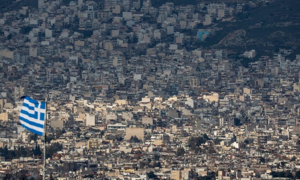 Ακρίβεια: Οι Έλληνες στρέφονται στη συγκατοίκηση