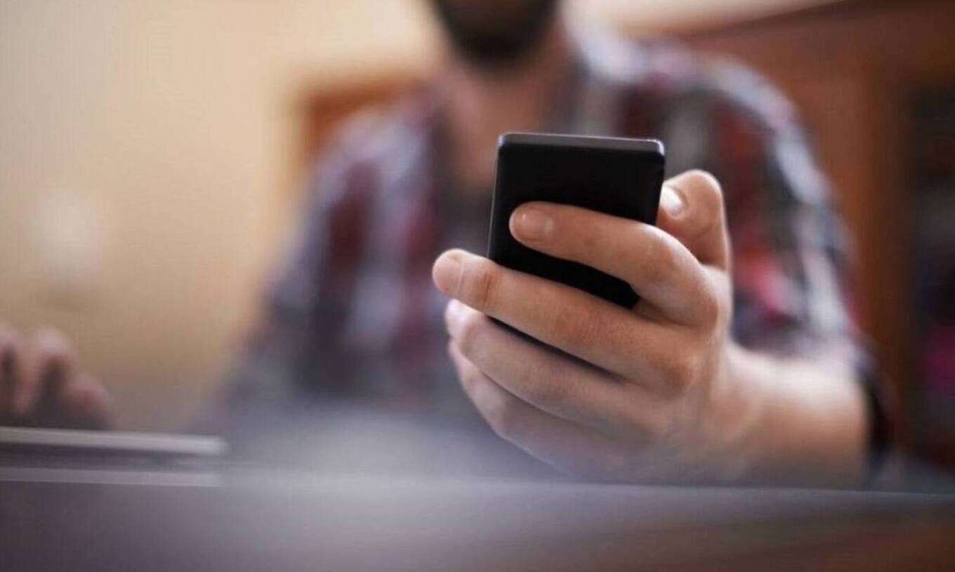 Έκανε τον γιατρό και άρπαξε από ηλικιωμένο χρυσαφικά αξίας €5.000