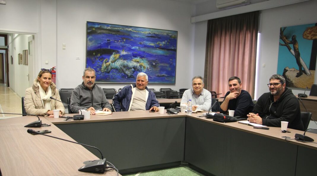 Τα αθλητικά ζητήματα του Δήμου στο επίκεντρο συνάντησης στο Δημαρχείο Χανίων