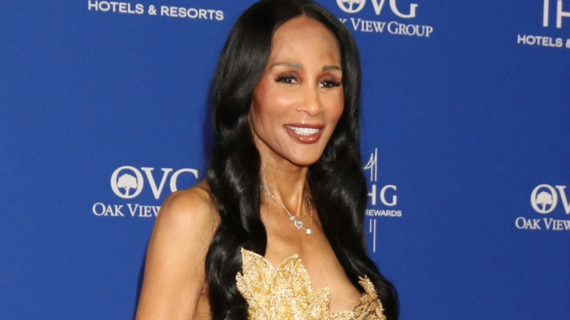 Μπέβερλι Τζόνσον: Ξενοδοχείο αφαίρεσε νερό από πισίνα επειδή μπήκα εγώ, θυμάται το μοντέλο των 80s