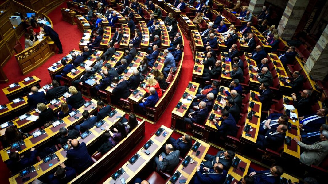 Επιστολική ψήφος: Πέρασε το νομοσχέδιο μόνο για τις ευρωεκλογές