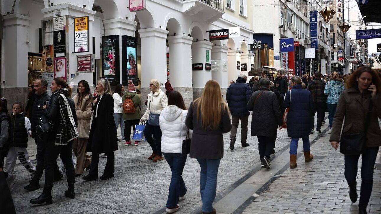 Έρχονται οι χειμερινές εκπτώσεις – Ποιες Κυριακές θα είναι ανοικτά τα καταστήματα