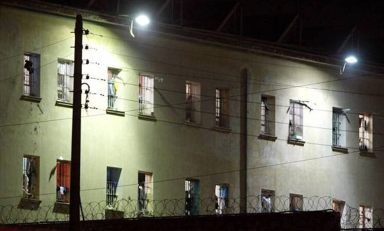 Έφοδος στον Κορυδαλλό: Ελέγχθηκαν δεκάδες κελιά – Αποκλειστικό βίντεο