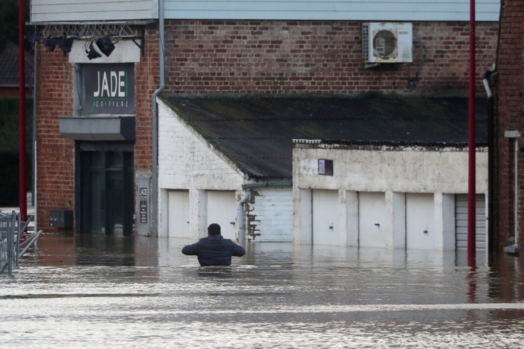 Γαλλία: Σαρωτικές πλημμύρες στο βόρειο τμήμα της χώρας - H κυβέρνηση ανακοίνωσε «έκτακτα» μέτρα