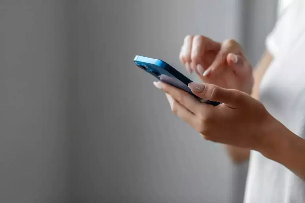 Θύμα phishing έπεσε 33χρονη - Πώς άδειασε ο τραπεζικός της λογαριασμός από ένα μήνυμα
