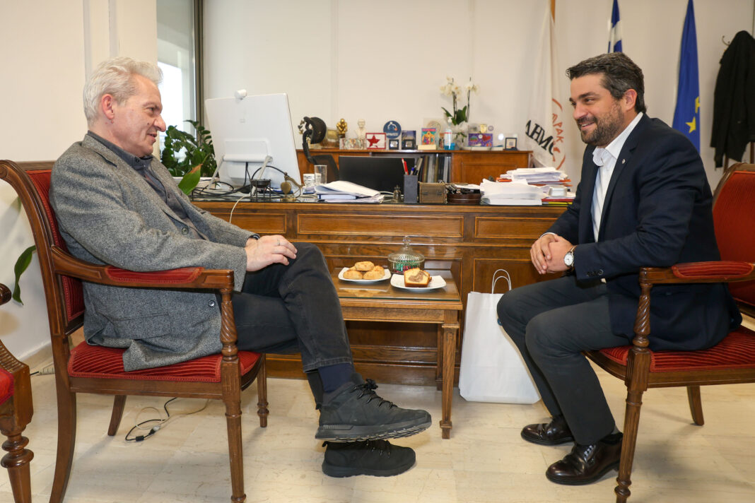 Συνάντηση του Δημάρχου Ηρακλείου Αλέξη Καλοκαιρινού με τον Δήμαρχο Χανίων Παναγιώτη Σημανδηράκη