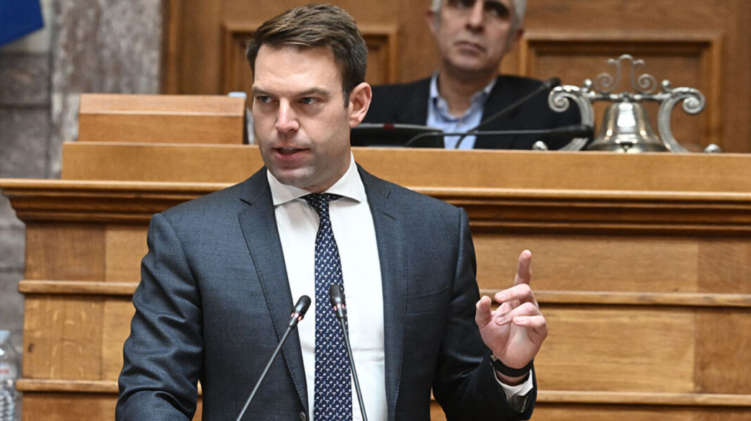 Ποια κομματική πειθαρχία; Δεν θα διαγραφεί από τον ΣΥΡΙΖΑ όποιος δεν ψηφίσει τη ρύθμιση για τα ομόφυλα ζευγάρια, λέει η Αυγέρη