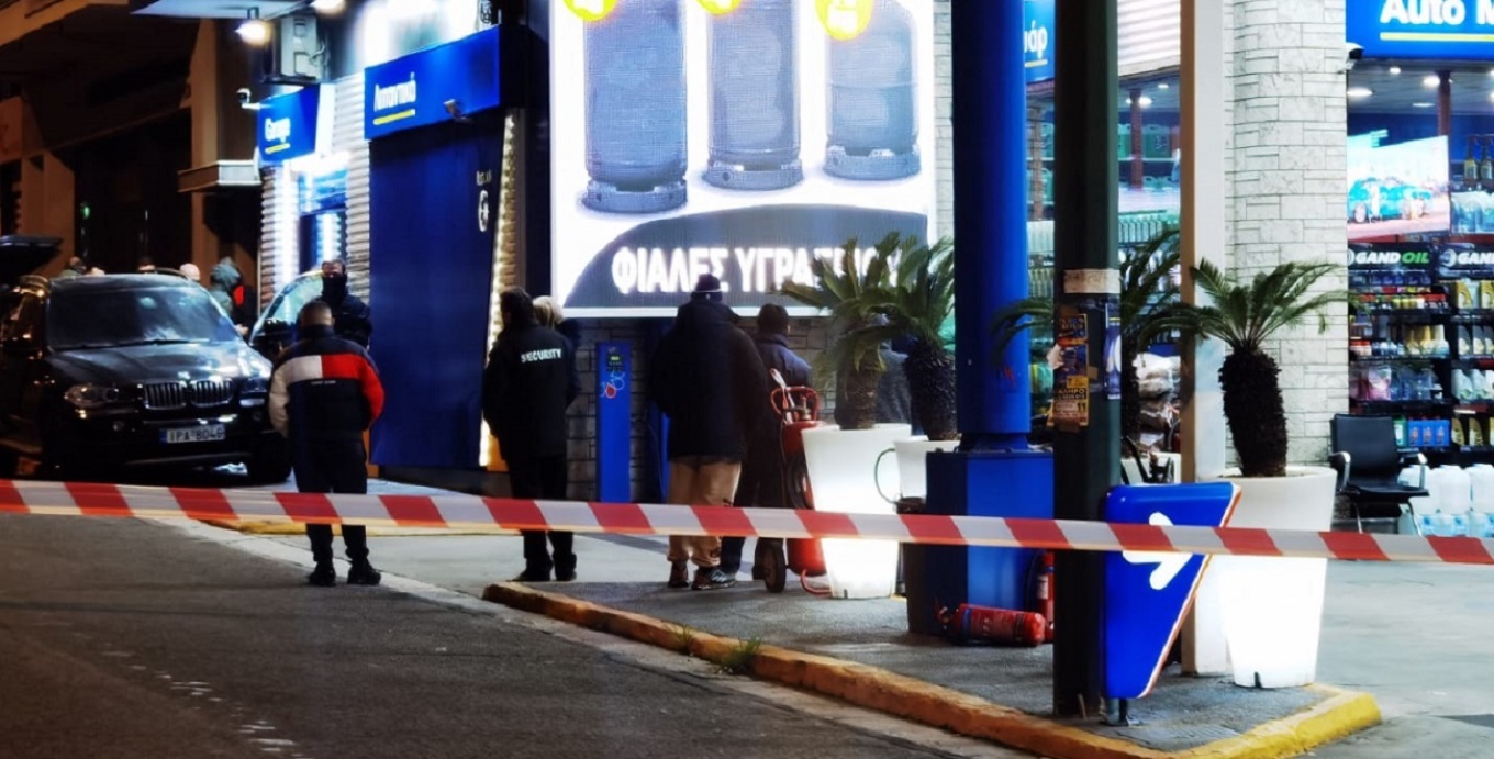 Εκτέλεσαν 44χρονο με δεκάδες σφαίρες έξω από βενζινάδικο