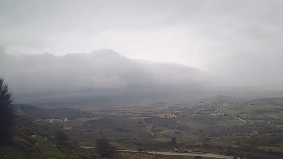 Εντυπωσιακό βίντεο – Ένα «κύμα» από σύννεφα σκεπάζει τη Λήμνο