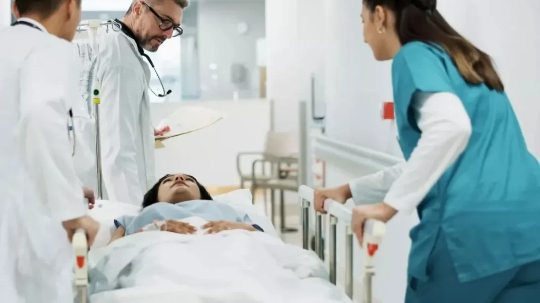 Επείγοντα και εφημερίες, ο μεγάλος ασθενής του ΕΣΥ – Τι θα αλλάξει το υπουργείο Υγείας
