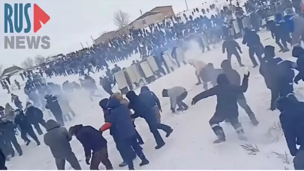 Ρωσία: Άγρια επεισόδια στη Ρωσία - Συγκρούσεις με την αστυνομία, χιλιάδες πολίτες στους δρόμους, δεκάδες τραυματίες