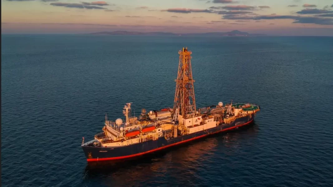 Άγνωστη υποθαλάσσια ηφαιστειακή έκρηξη έφεραν στο φως έρευνες στη Σαντορίνη