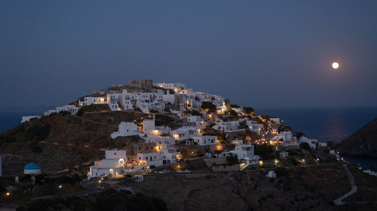 Vogue: Το κυκλαδίτικο νησί που βρίσκεται στην κορυφή με τους καλύτερους προορισμούς