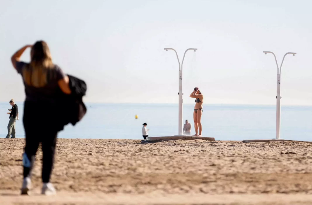 «Καύσωνας» στην Ισπανία με το θερμόμετρο να φτάνει τους 30 βαθμούς