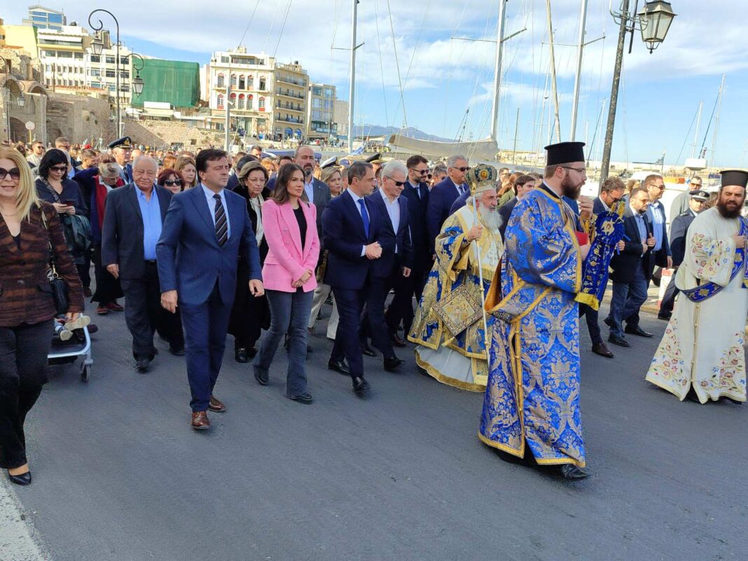 Ελένη Βατσινά: Φως ελπίδας κόντρα στα σκοτάδια