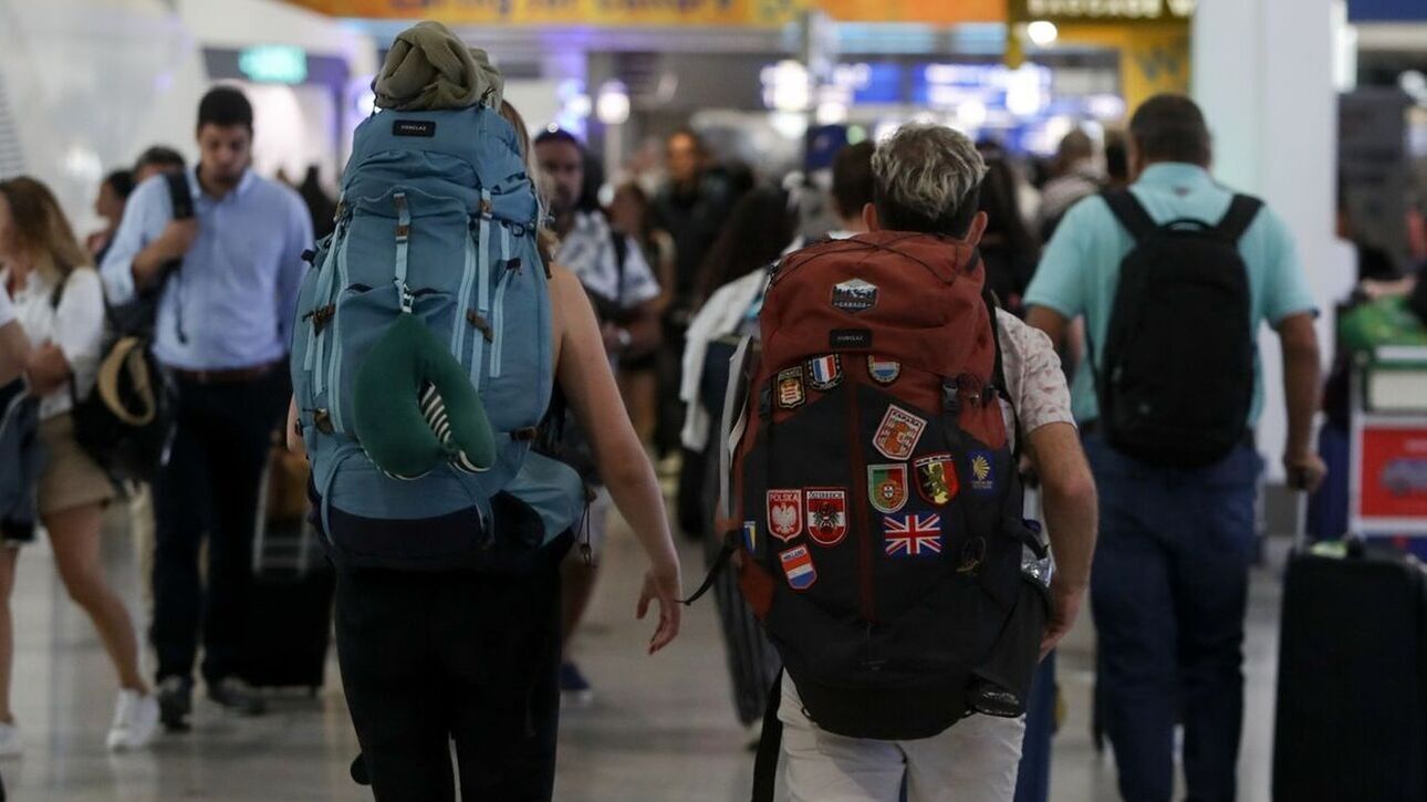 Στα 32 εκατομμύρια οι τουρίστες που επισκέφθηκαν την Ελλάδα έως το τέλος Νοεμβρίου