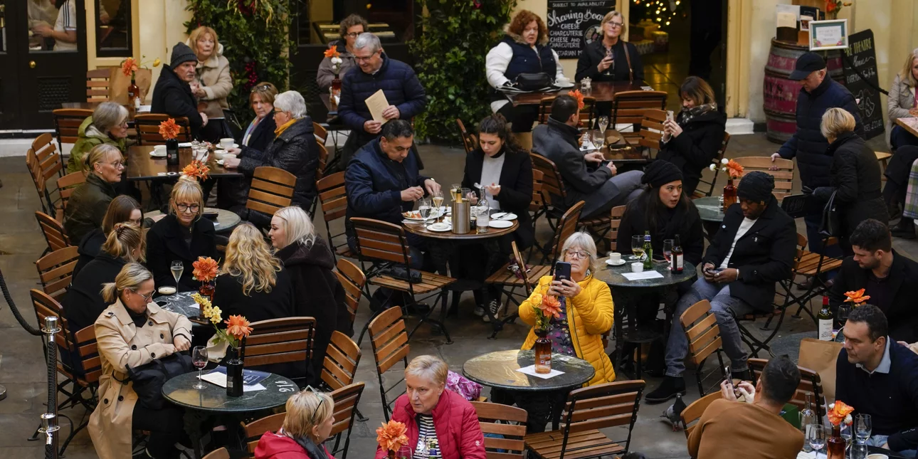 Πώς θα εφαρμοστούν οι μειωμένοι συντελεστές ΦΠΑ -Άλλος στο τραπέζι και άλλος στο delivery