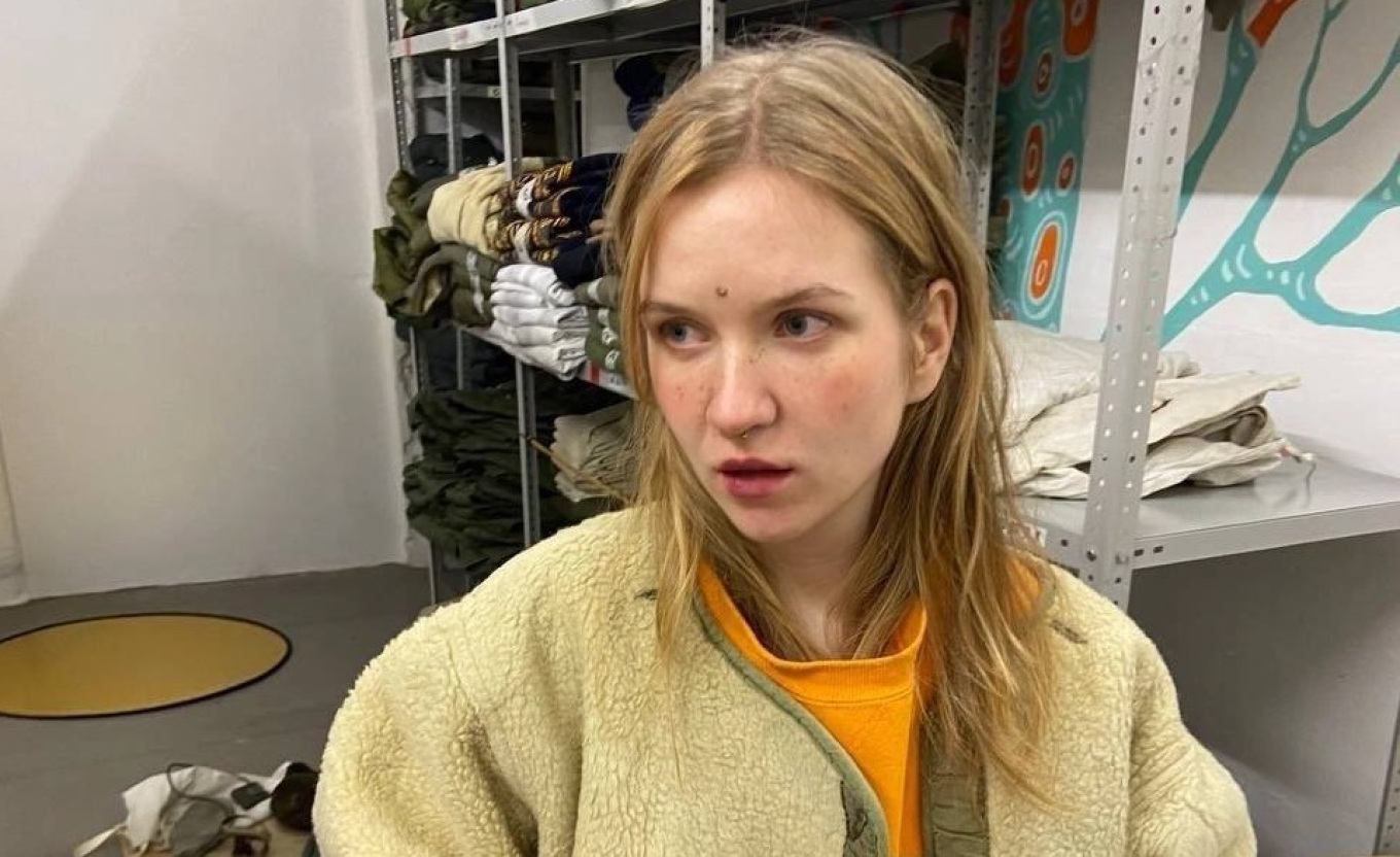 Ο εισαγγελέας ζητά ποινή 28 ετών σε γυναίκα που κατηγορείται για τη δολοφονία πολεμικού μπλόγκερ