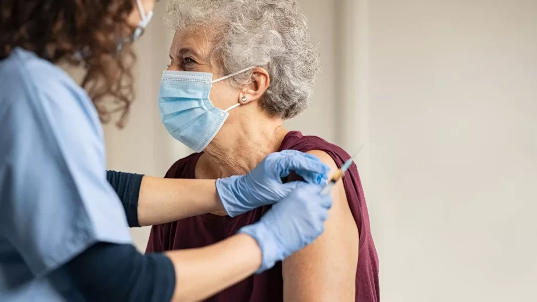 Κορωνοϊός: Απίστευτος ο αριθμός όσων έχουν εμβολιαστεί μεταξύ των διασωληνωμένων