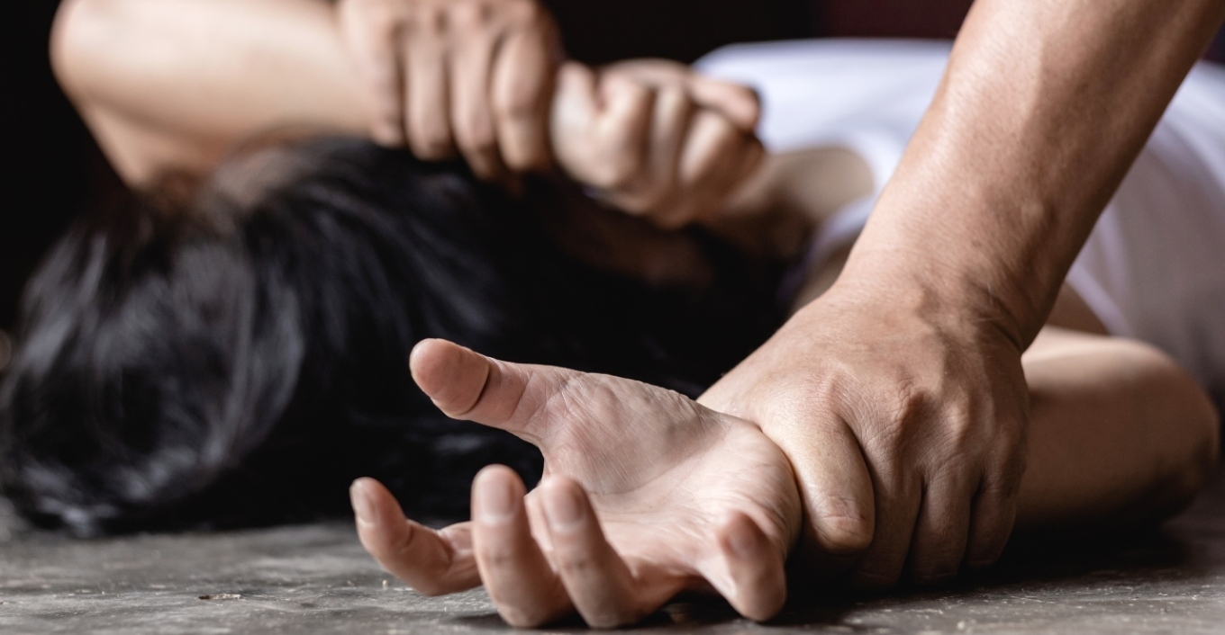 Ένας 41χρονος καταδικάστηκε για τον βιασμό τριών γυναικών παριστάνοντας τον αστυνομικό