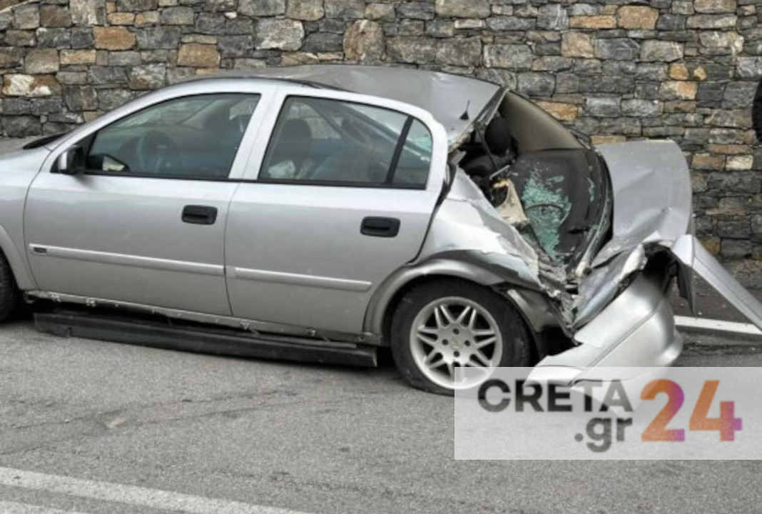 Κρήτη: Βράχος «προσγειώθηκε» σε αυτοκίνητο – Από τύχη γλίτωσαν οι επιβαίνοντες