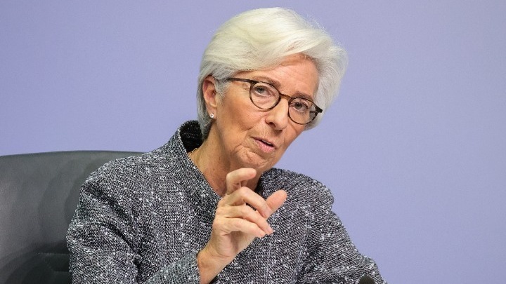 Κρ. Λαγκάρντ: Η ΕΚΤ μπορεί να αρχίσει να μειώνει τα επιτόκιά της φέτος το καλοκαίρι