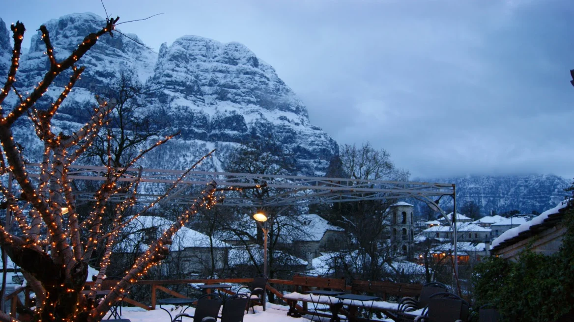 Επιδόματα – Τουρισμός για όλους: Έρχονται τα voucher για φθηνές διακοπές το 2024, τι αλλάζει φέτος