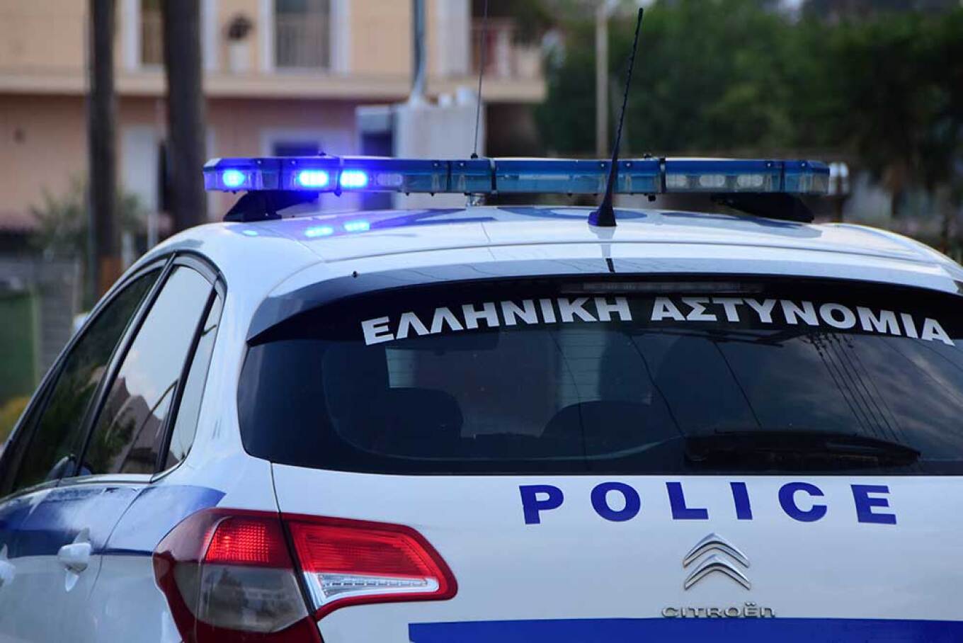 16χρονος μαχαίρωσε 42χρονο έξω από νυχτερινό μαγαζί