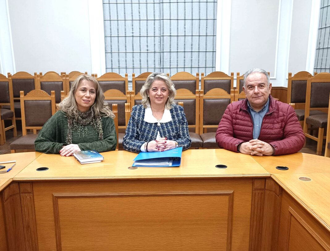 Εκπρόσωποι του συλλόγου ιδιοκτητών κέντρων γλωσσών PALSO ν. Ηρακλείου στη Περιφέρεια Κρήτης