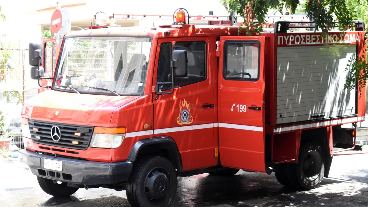 Στις φλόγες εγκαταλελειμμένη μονοκατοικία