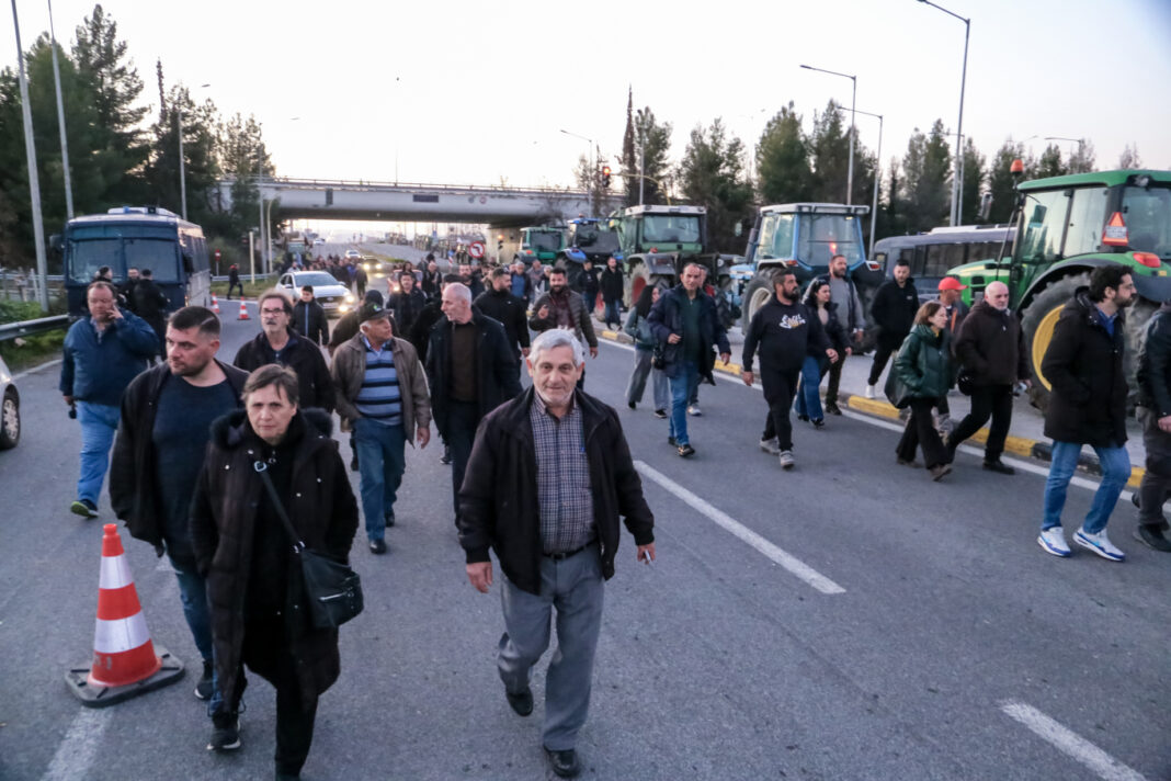 Ετοιμάζονται για τη συνάντηση με τον πρωθυπουργό οι αγρότες - Σε δύο σκέλη η διαπραγμάτευση