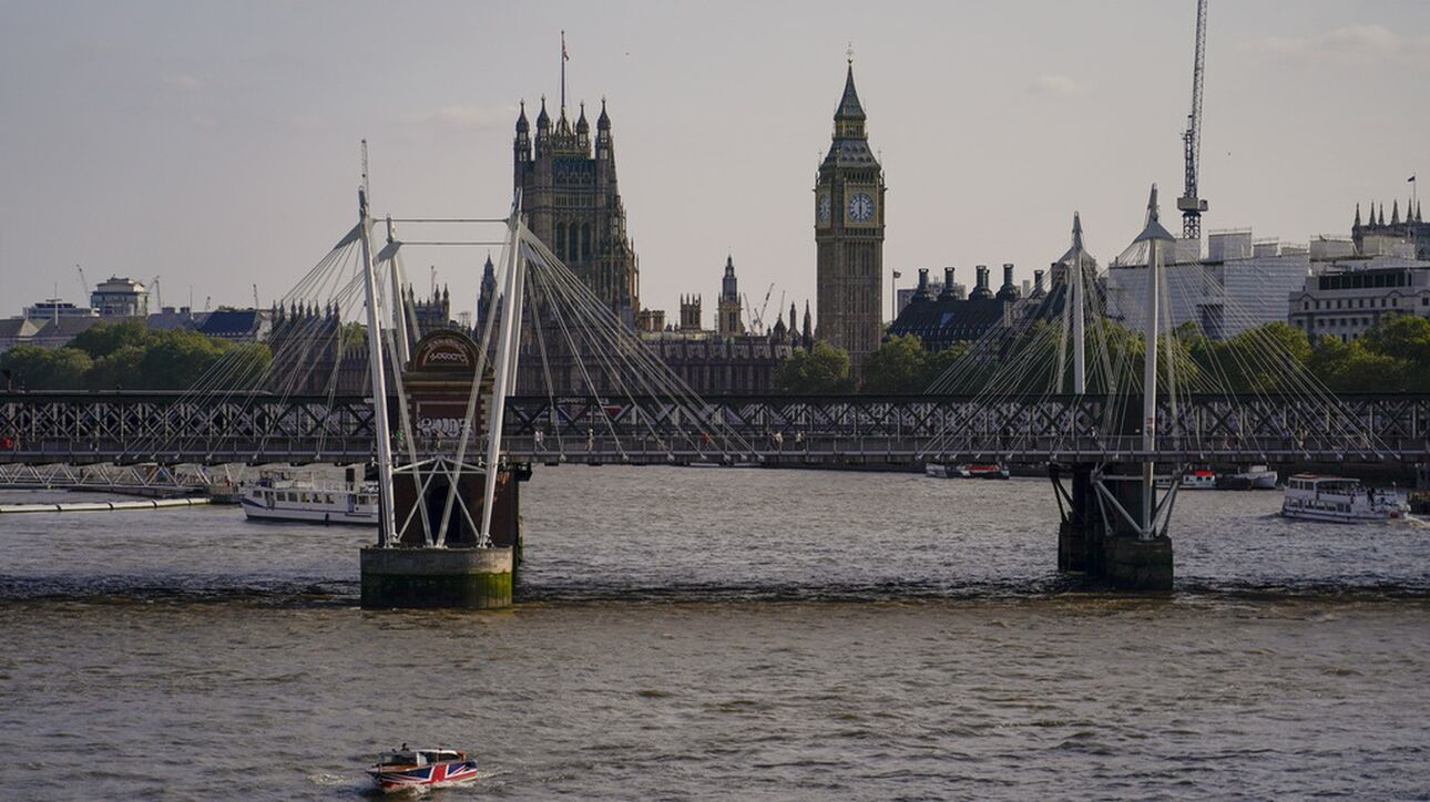 Δύο πτώματα ανακαλύφθηκαν στον Τάμεση σε έρευνα για καταζητούμενο φυγά