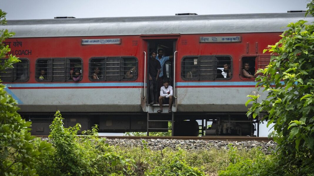 Ινδία: Τρένο ταξίδευε επί 1,5 ώρα χωρίς μηχανοδηγό - Σταμάτησε σε μία... ανηφόρα