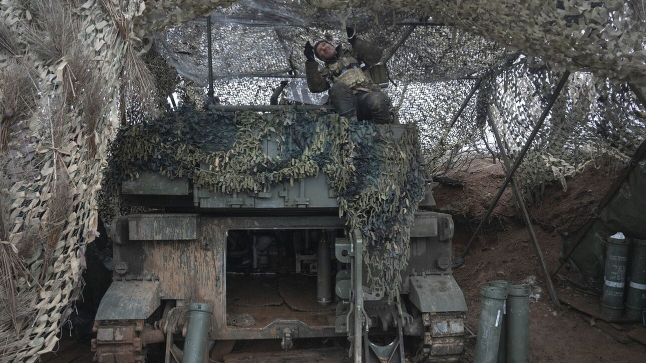 Ουκρανία: Τέσσερις νεκροί σε ρωσικό πλήγμα στη Χερσώνα