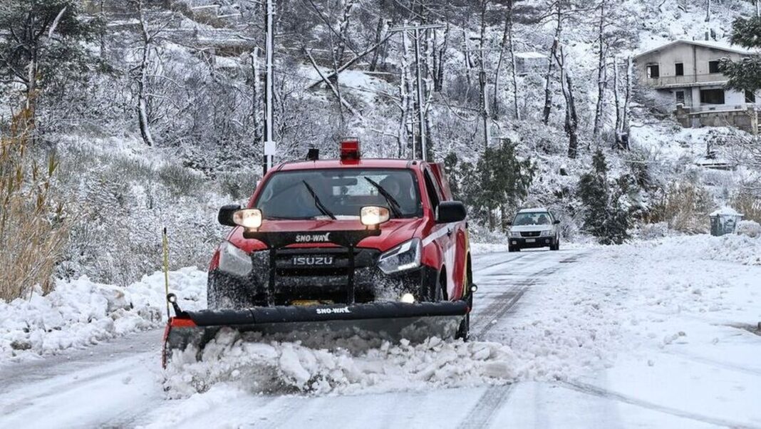Μια παρέα εγκλωβίστηκε στα χιόνια – Εγκλωβίστηκαν και όσοι έσπευσαν να βοηθήσουν