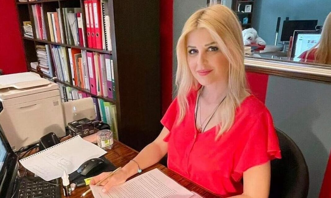 Έλενα Ράπτη: Επίθεση με μπογιές στο πολιτικό της γραφείο