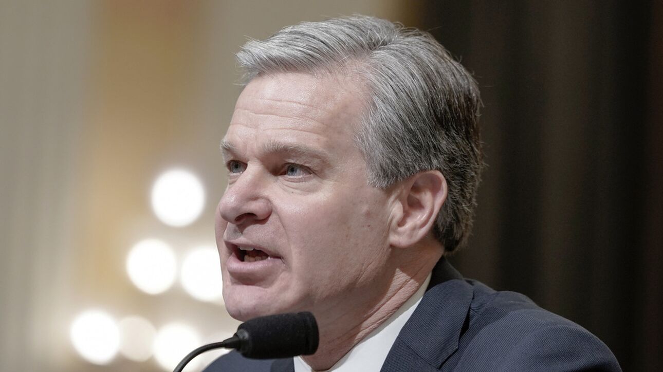 Αιφνιδιαστικά στο Ισραήλ ο επικεφαλής του FBI – Τι συζήτησε με την ηγεσία