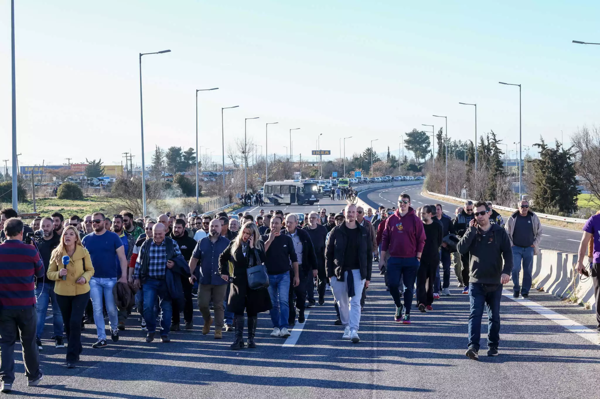 Αγρότες: Τα μπλόκα και οι κινητοποιήσεις σε όλη τη χώρα – Νέες συσκέψεις για τα επόμενα βήματα