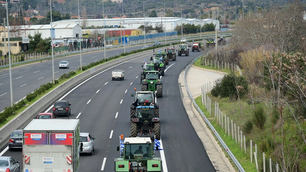 Αγρότες: Πίσω στα μπλόκα μετά το συλλαλητήριο στο Σύνταγμα - Στις γενικές συνελεύσεις οι αποφάσεις για το μέλλον των κινητοποιήσεων
