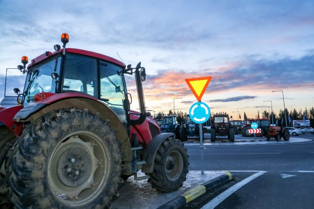 Αγρότες: Τα μπλόκα ενημερώνουν μετά τη συνάντηση με τον Μητσοτάκη - Αύριο οι αποφάσεις