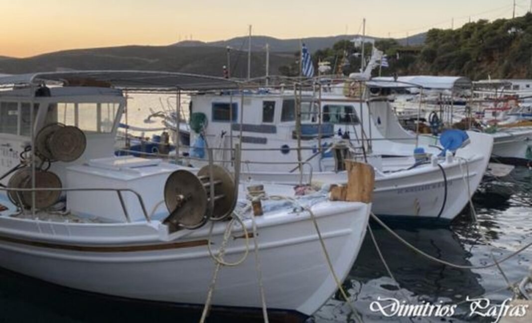 Ο αλιευτικός στόλος στον Νότιο Ευβοϊκό - Τα προβλήματα και οι κοινωνικοοικονομικές επιπτώσεις