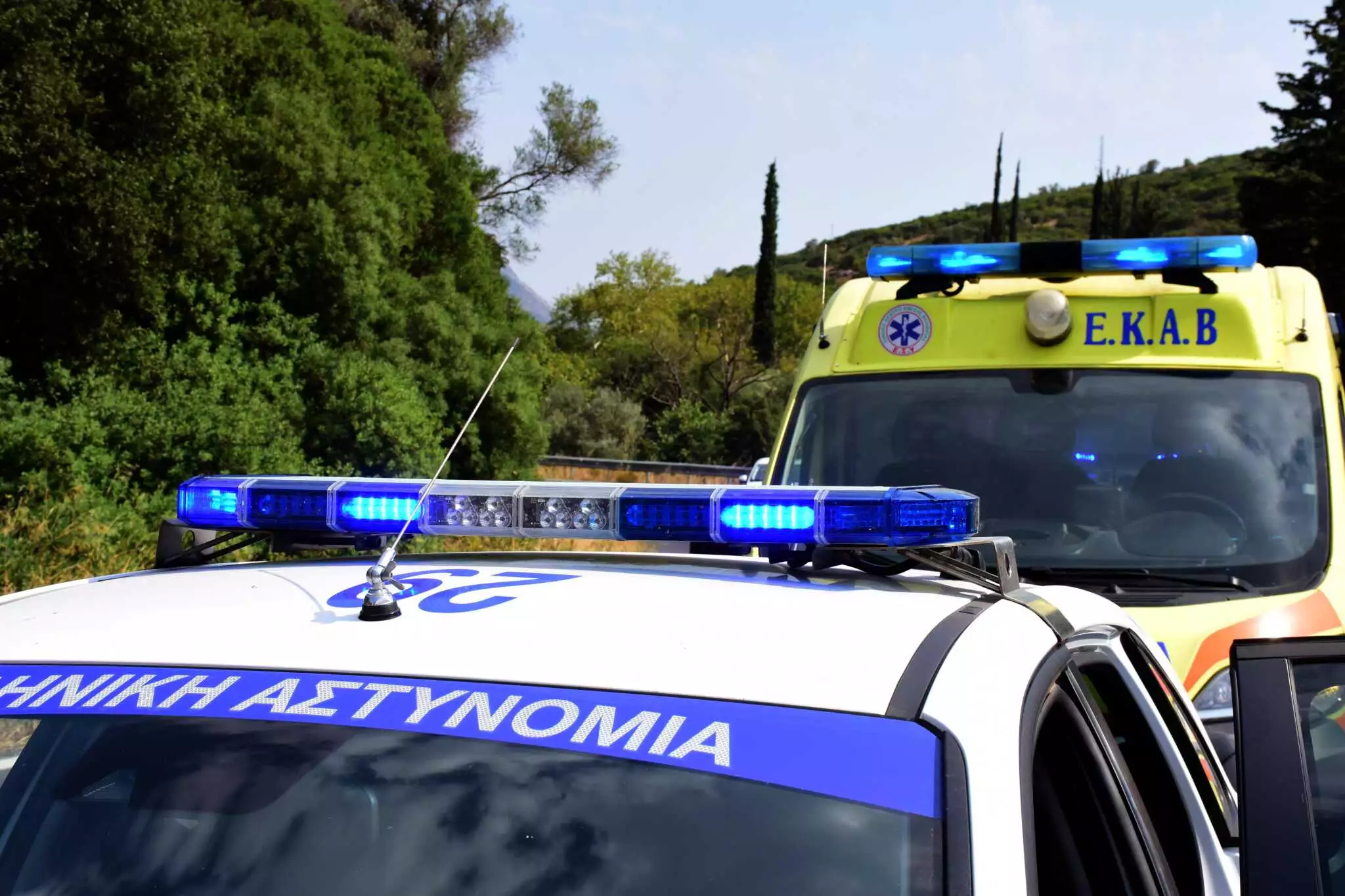 Σύλληψη 3 νεαρών που επιτέθηκαν σε 21χρονη και αποπειράθηκαν να την ληστέψουν