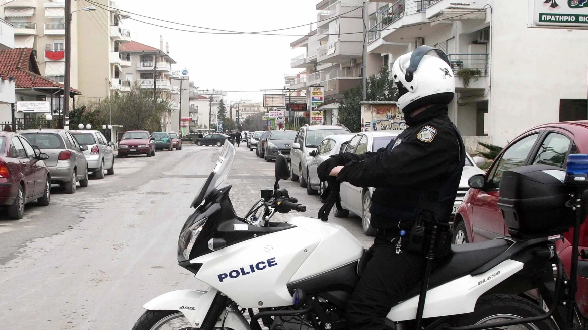 59χρονος δήλωνε «εθνικός εισαγγελέας» και απειλούσε να χρησιμοποιήσει όπλα